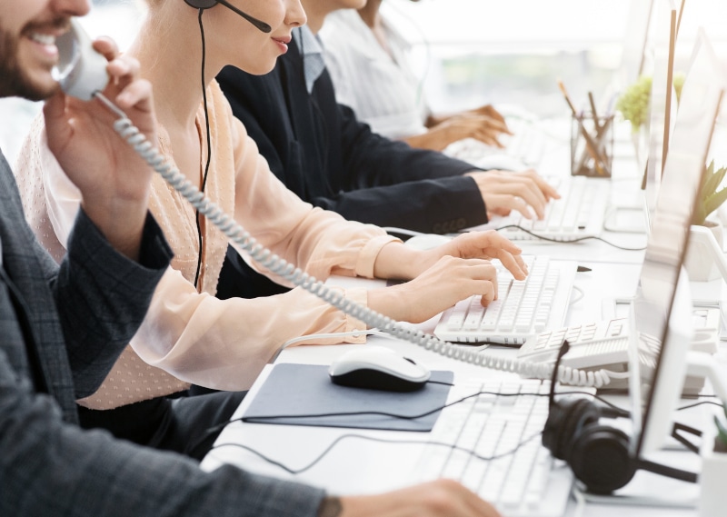 closeup\-view\-of\-customer\-support\-operators\-working\-2026\-03\-24\-02\-26\-44\-utc